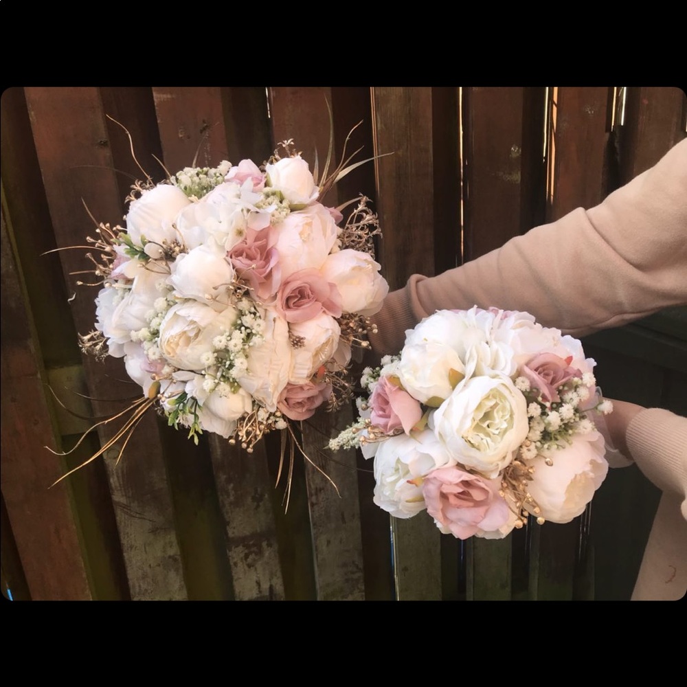 Bridal & Bridesmaid/Maid of Honor Bouquets